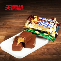 天鹅湖巨能夹心牛奶巧克力休闲零食结婚喜糖散装批发500g