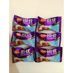 金冠HI优夹心牛奶巧克力 喜庆糖果 10斤一箱