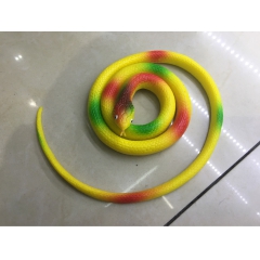 仿真蛇，橡皮蛇，玩具蛇，新大蛇，万圣节玩具，整人玩具