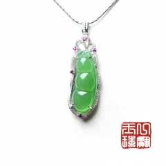 批发天然冰种绿玉髓银镶嵌四季豆吊坠玉一绿玉髓四季豆银镶嵌吊坠