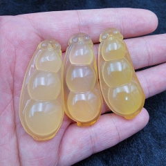 天然A货冰彩玛瑙玉髓挂件俏色四季豆福豆吊坠男女款玉器项链批发